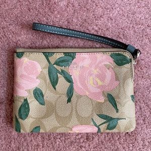 *NEW never used before Coach wristlet